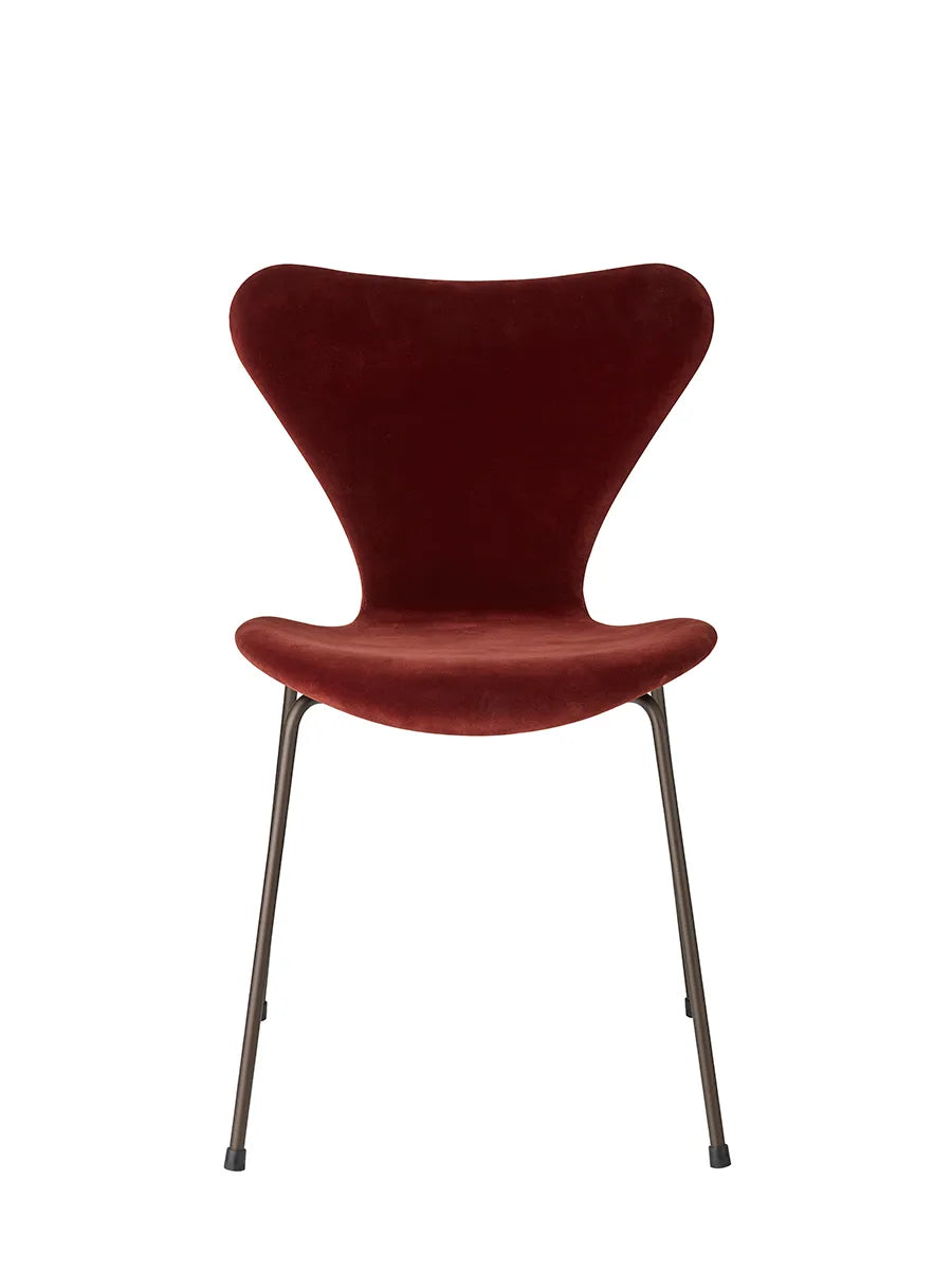 3107 Stol, fuldpolstret velour af Arne Jacobsen
