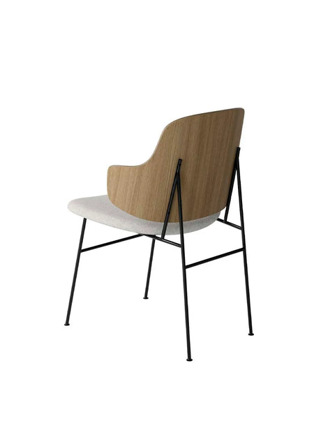 The Penguin Dining Chair, polstret fra Audo Copenhagen - Walnut / Re-wool 218 - Jacobsen Plus
