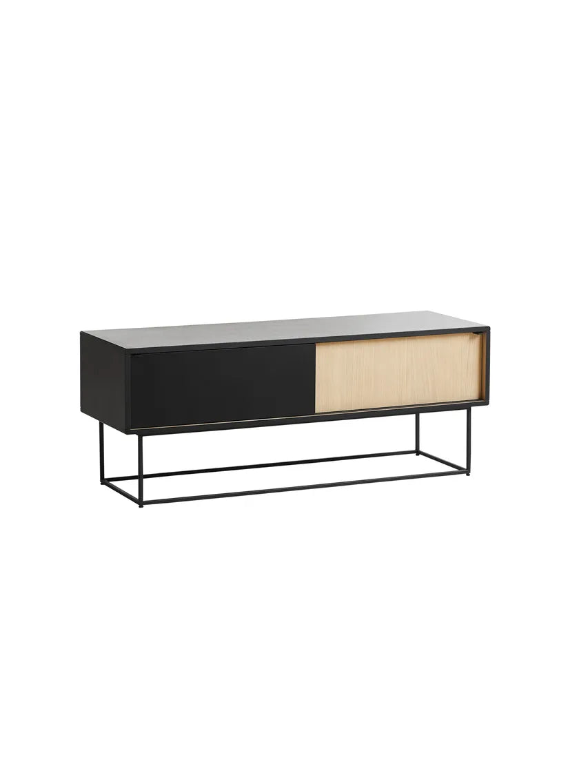 Virka Low Sideboard fra Woud - Sort-eg - Jacobsen Plus