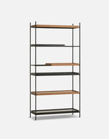 Tray Shelf, høj fra Woud - Black: 2 wide, 1 short - Walnut: 2 wide, 1 short - Jacobsen Plus