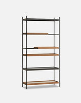 Tray Shelf, høj fra Woud - Black: 2 wide - Walnut: 2 wide, 2 short - Jacobsen Plus