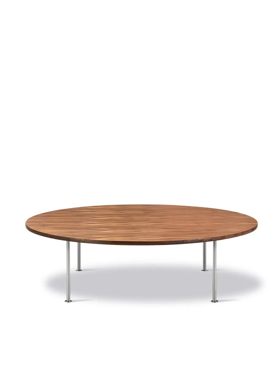 Wegner Ox Table fra Fredericia Furniture - Ø120 cm / Valnød - oliebehandlet / H: 35 cm - Jacobsen Plus
