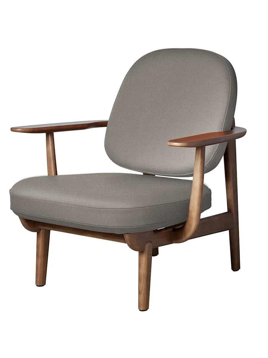 Fred Lænestol, valnødfarvet eg fra Fritz Hansen