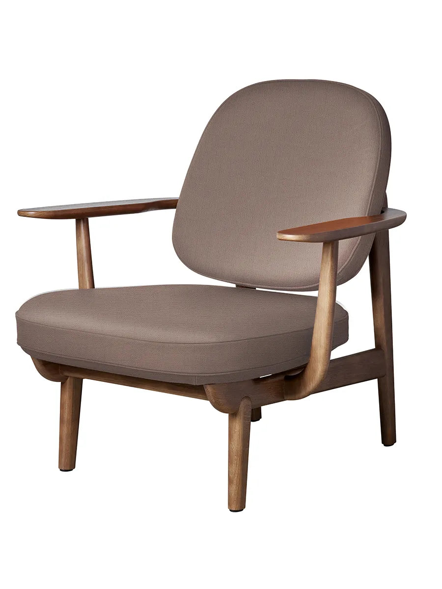 Fred Lænestol, valnødfarvet eg fra Fritz Hansen - Christianshavn / LIGHT RED UNI (1130) - Jacobsen Plus