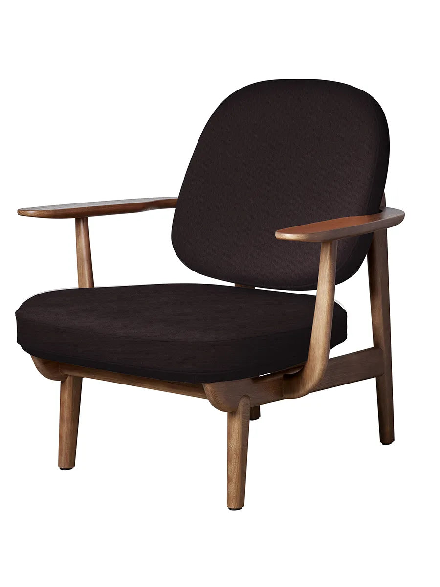 Fred Lænestol, valnødfarvet eg fra Fritz Hansen