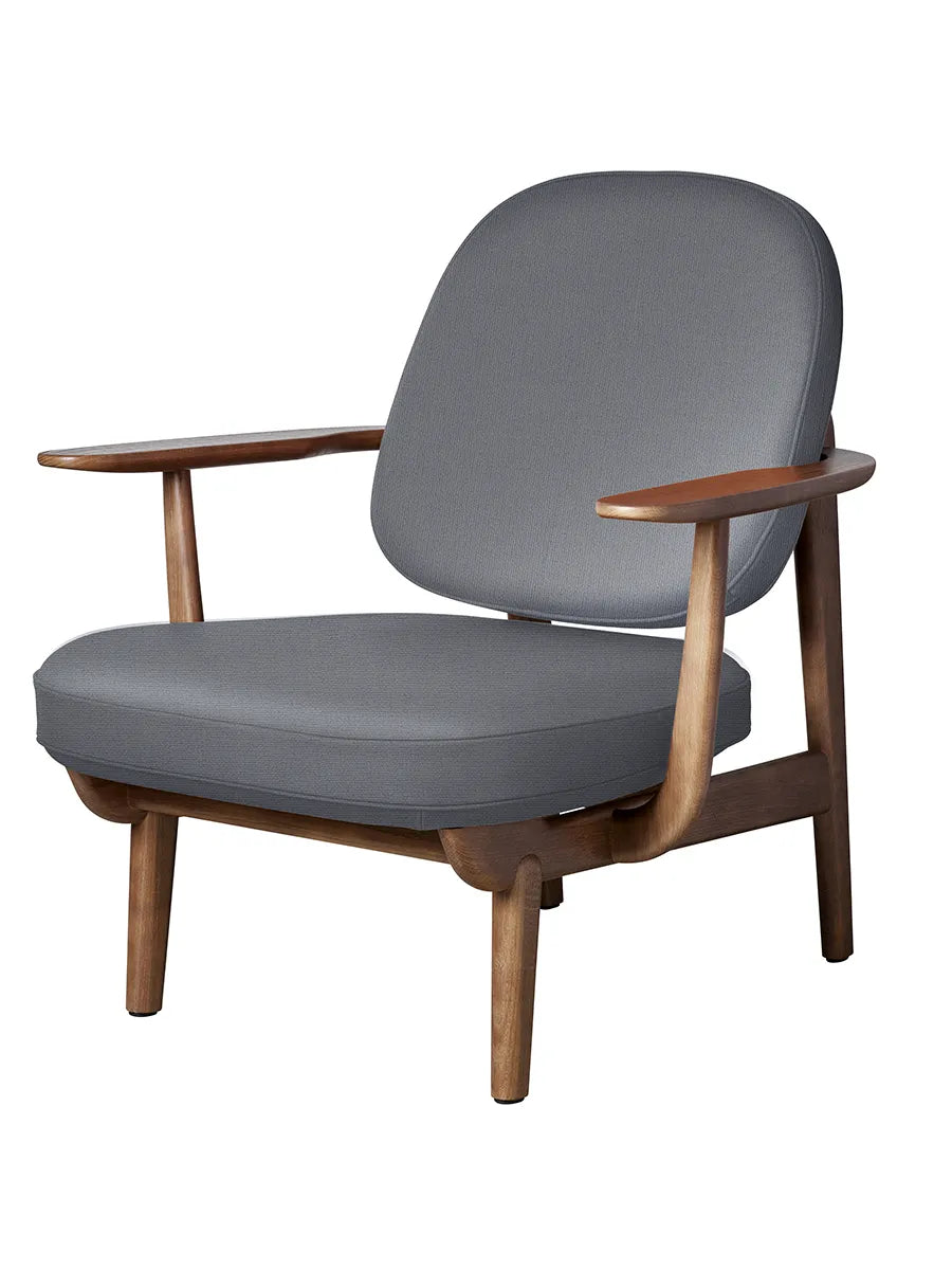 Fred Lænestol, valnødfarvet eg fra Fritz Hansen