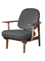 Fred Lænestol, valnødfarvet eg fra Fritz Hansen - Christianshavn / LIGHT GREY (1171) - Jacobsen Plus