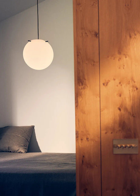 Koi Pendel, white/black Ø25 fra Frandsen - 2 - Jacobsen Plus