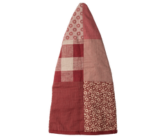 Nissehue, Onesize, rød patchwork fra Maileg