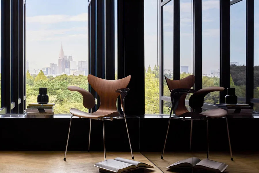 3208 Liljen armstol i valnød af Arne Jacobsen - 5 - Jacobsen Plus