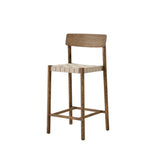Betty TK12 counter barstol fra &Tradition - Røget Eg/Natur - Jacobsen Plus