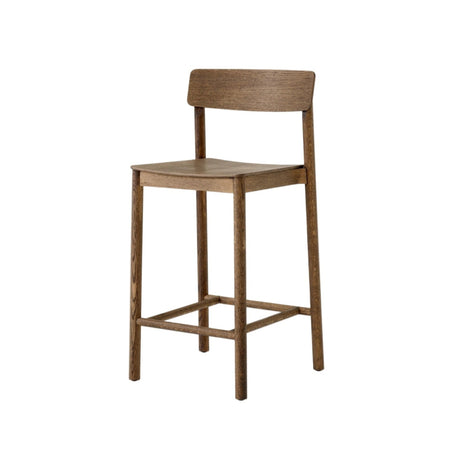 Betty TK13 Counter barstol fra &Tradition - Røget Eg - Jacobsen Plus