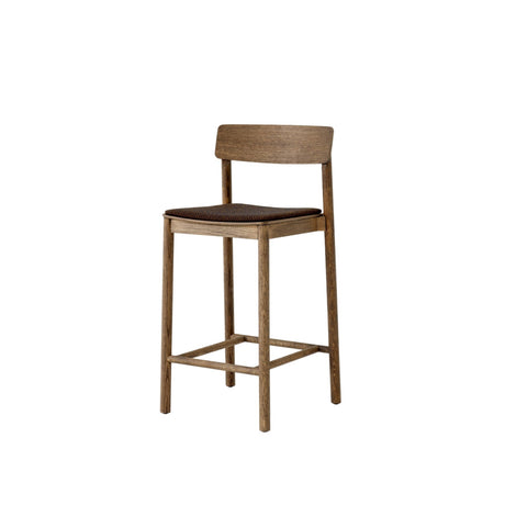 Betty TK14 counterstol med polster fra &Tradition - Røget eg med Sisu 0785 - Jacobsen Plus