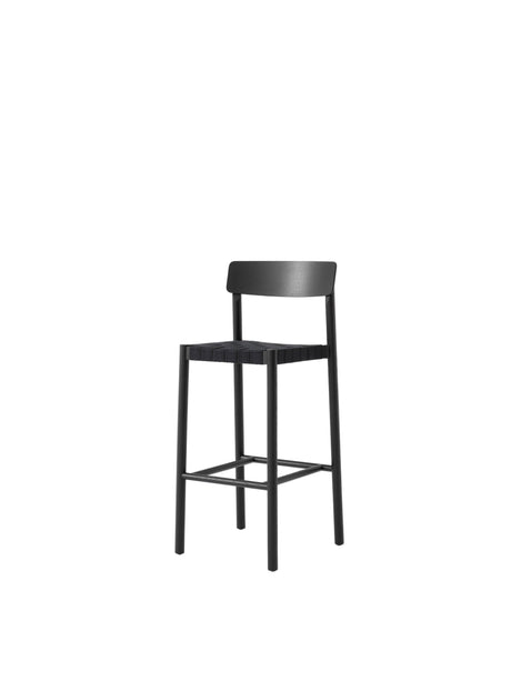 Betty TK15 Bar Chair fra &Tradition - Sort lakeret ask med sort flet - Jacobsen Plus