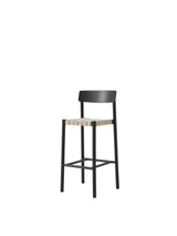 Betty TK15 Bar Chair fra &Tradition - Sort lakeret ask med natur flet - Jacobsen Plus