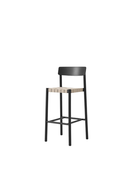 Betty TK15 Bar Chair fra &Tradition - Sort lakeret ask med natur flet - Jacobsen Plus
