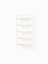 Rombe IF1, Full Bay Shelves fra &Tradition - Alabaster w. Lacquered Oak shelves - Jacobsen Plus