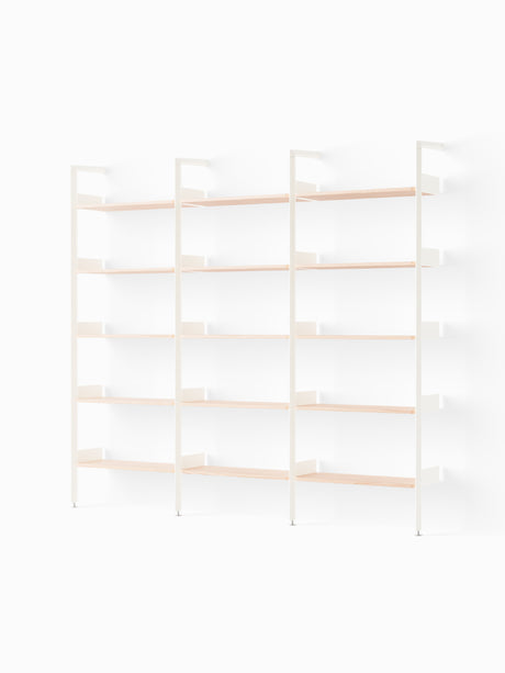 Rombe, Configuration F fra &Tradition - Alabaster w. Lacquered Oak shelves - Jacobsen Plus
