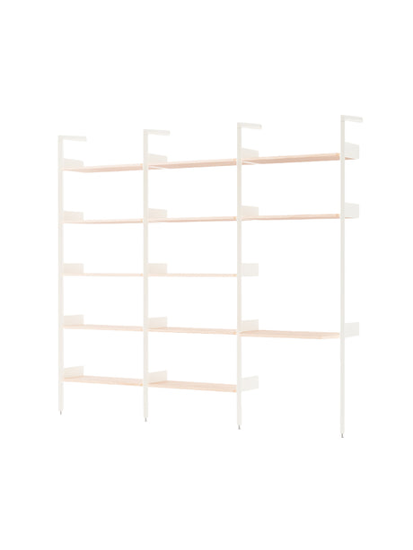 Rombe, Configuration G fra &Tradition - Alabaster w. Lacquered Oak shelves - Jacobsen Plus