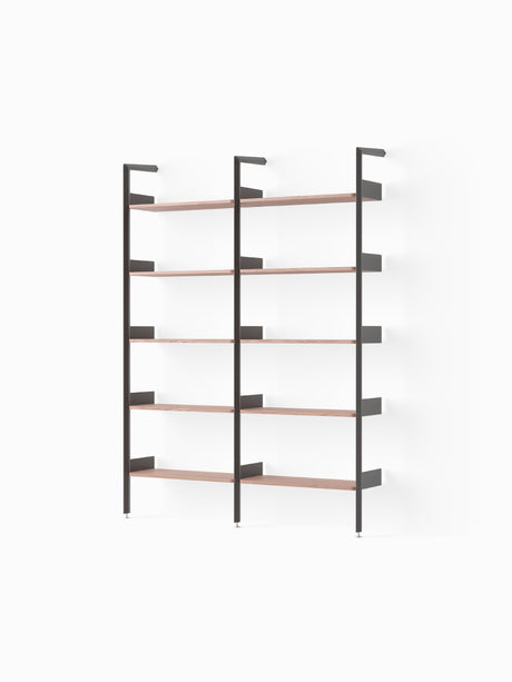 Rombe, Configuration A fra &Tradition - Anthracite w. Lacquered Walnut shelves - Jacobsen Plus