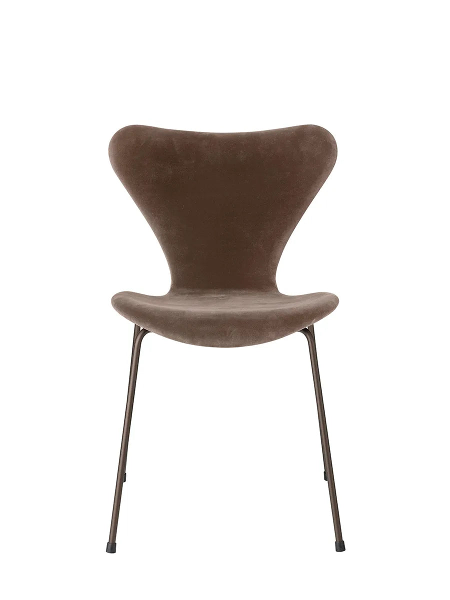 3107 Stol, fuldpolstret velour af Arne Jacobsen