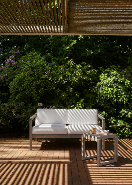 Skagerak Virkelyst 2 pers. Sofa, White fra Fritz Hansen - 2 - Jacobsen Plus