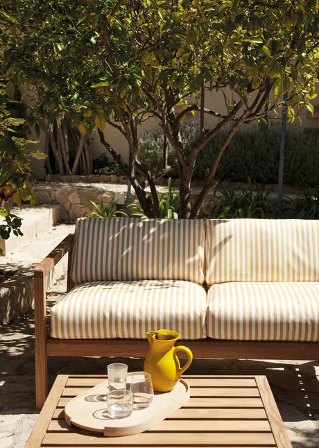 Skagerak Virkelyst 3 pers. Sofa, Golden Yellow Stripe fra Fritz Hansen - 2 - Jacobsen Plus