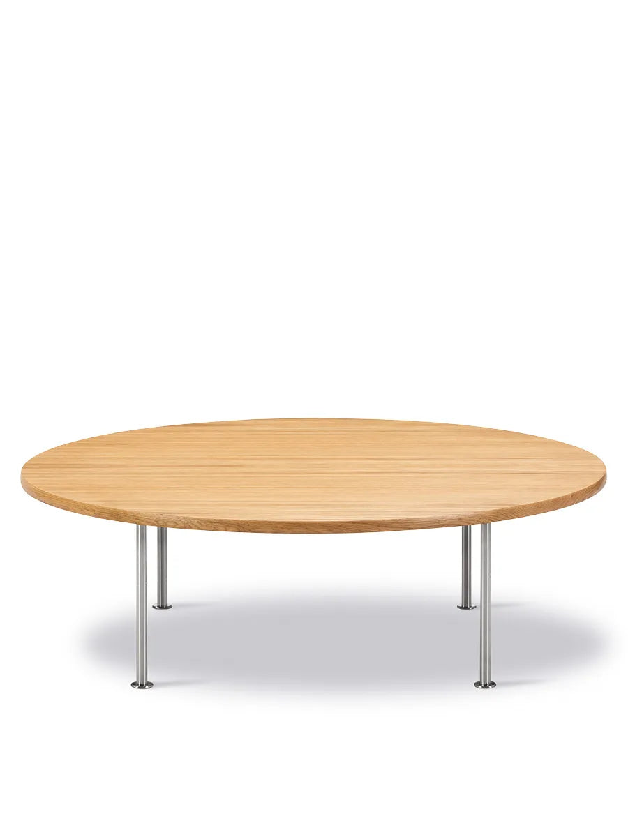 Wegner Ox Table fra Fredericia Furniture - Ø150 cm / Eg - lakeret / H: 41 cm - Jacobsen Plus