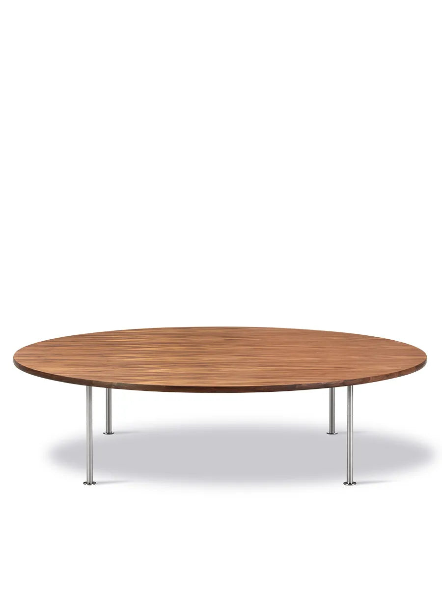 Wegner Ox Table fra Fredericia Furniture - Ø150 cm / Valnød - oliebehandlet / H: 35 cm - Jacobsen Plus