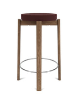 Passage Counter Stool, upholstered fra Audo Copenhagen - Walnut - Vidar 0693 - Jacobsen Plus