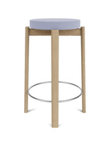 Passage Counter Stool, upholstered fra Audo Copenhagen - Oak - Vidar 0723 - Jacobsen Plus