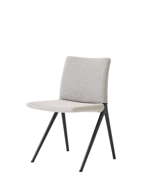 Kape IF7 spisebordsstol fra &Tradition - Warm Black m. Clay 0003 - Jacobsen Plus