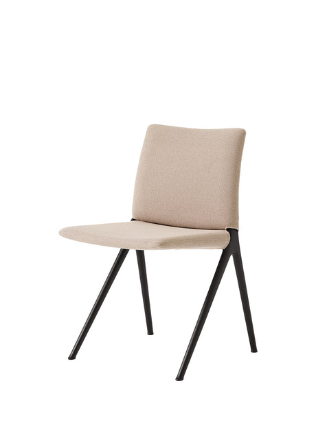 Kape IF7 spisebordsstol fra &Tradition - Warm Black m. Grain 61252 - Jacobsen Plus