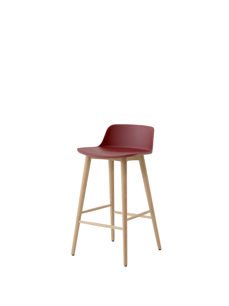 Rely HW118 counter stool, oak fra &Tradition - Red Brown - Jacobsen Plus