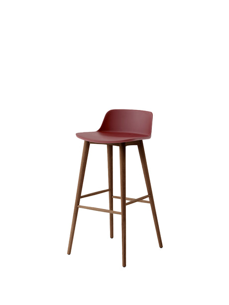 Rely HW123 bar stool, walnut fra &Tradition - Red Brown - Jacobsen Plus