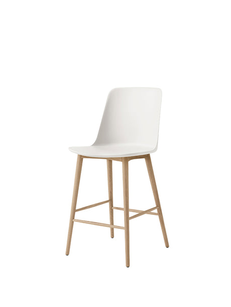 Rely HW128 Counter Chair, oak fra &Tradition - White - Jacobsen Plus