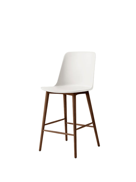 Rely HW128 Counter Chair, walnut fra &Tradition - White - Jacobsen Plus