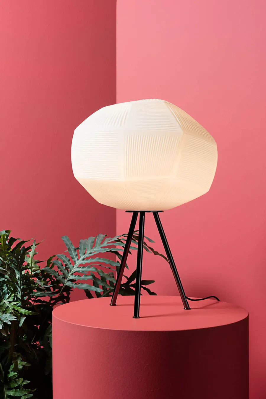 Gemo M bordlampe fra Parachilna