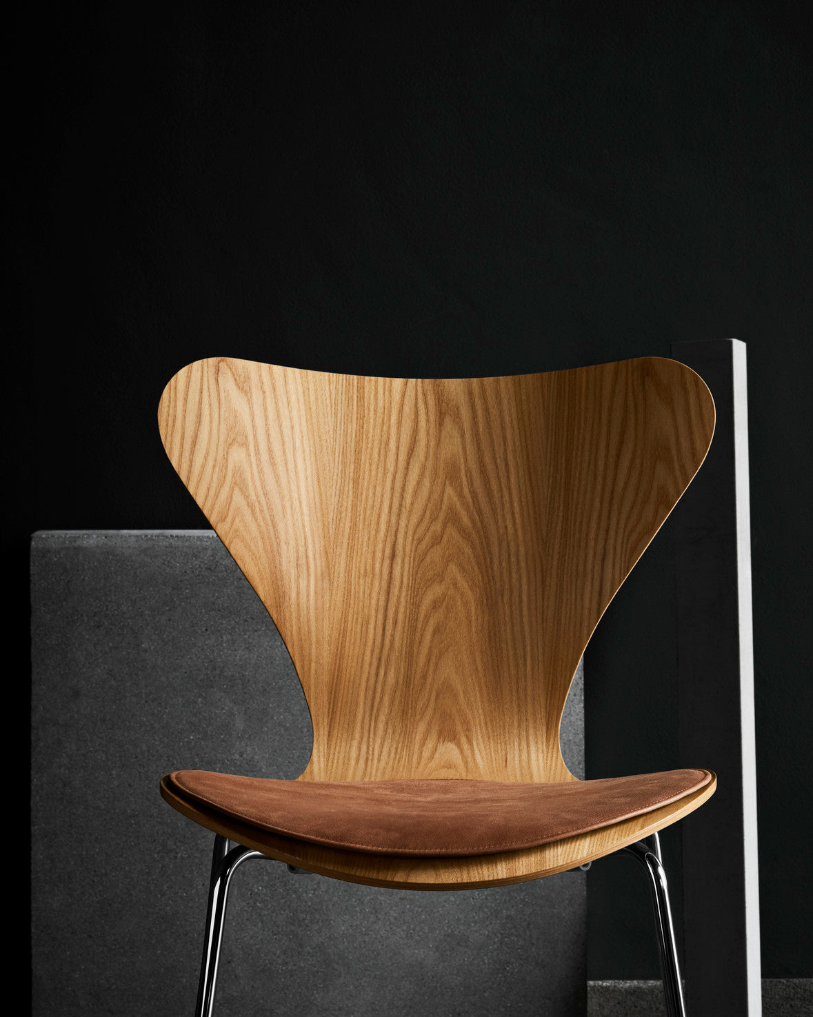 3107 Serie 7 Stol, naturfiner af Arne Jacobsen