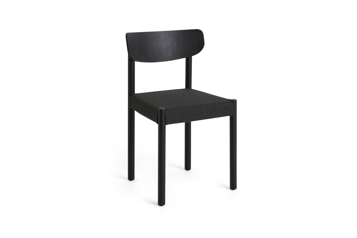 Pack Chair 11, sortlakeret eg fra Hay - Sæde: Remix 973 - Ryglæn: Sortlakeret eg - Jacobsen Plus