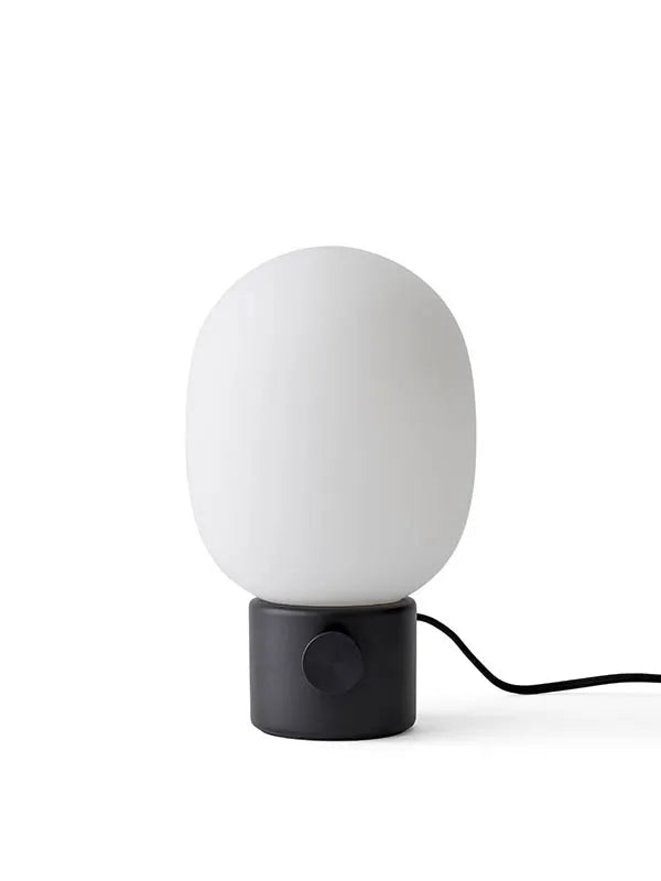 JWDA Metallic Bordlampe fra Audo Copenhagen - Black - Jacobsen Plus
