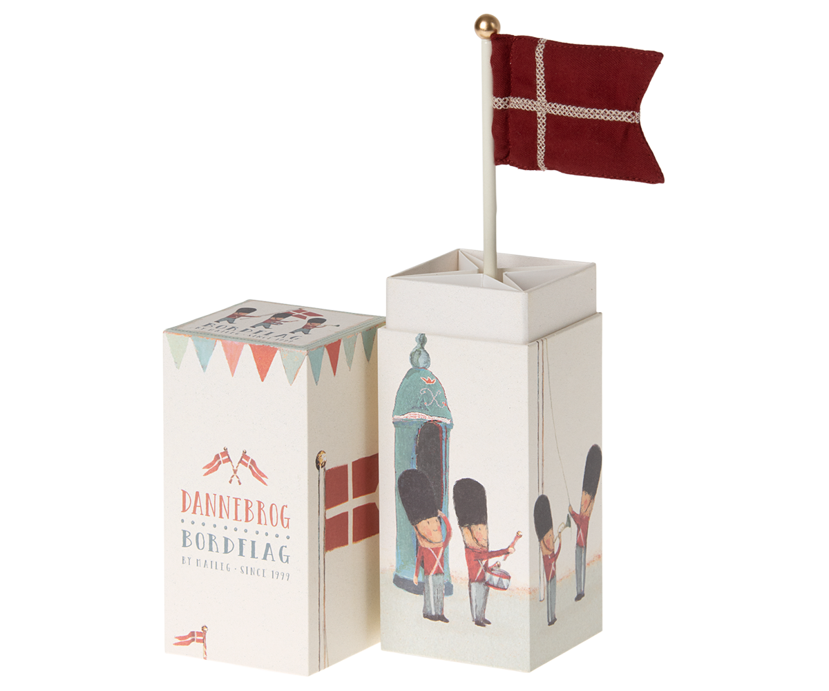 Dannebrog, Bordflag - Medium fra Maileg - 3 - Jacobsen Plus