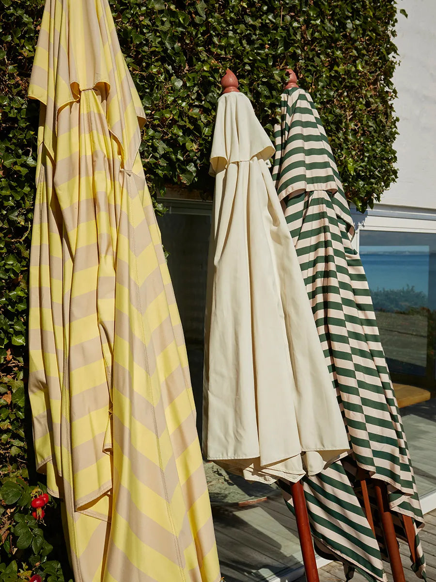 Skagerak Messina Parasol Ø300, Lemon/Sand Stripes fra Fritz Hansen