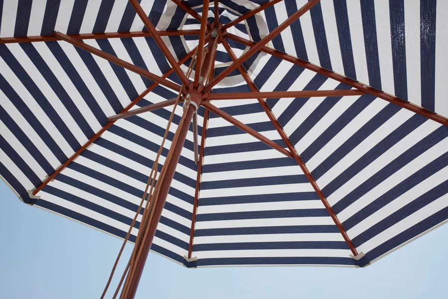 Skagerak Messina Parasol Ø270, Dark Blue Stripes fra Fritz Hansen
