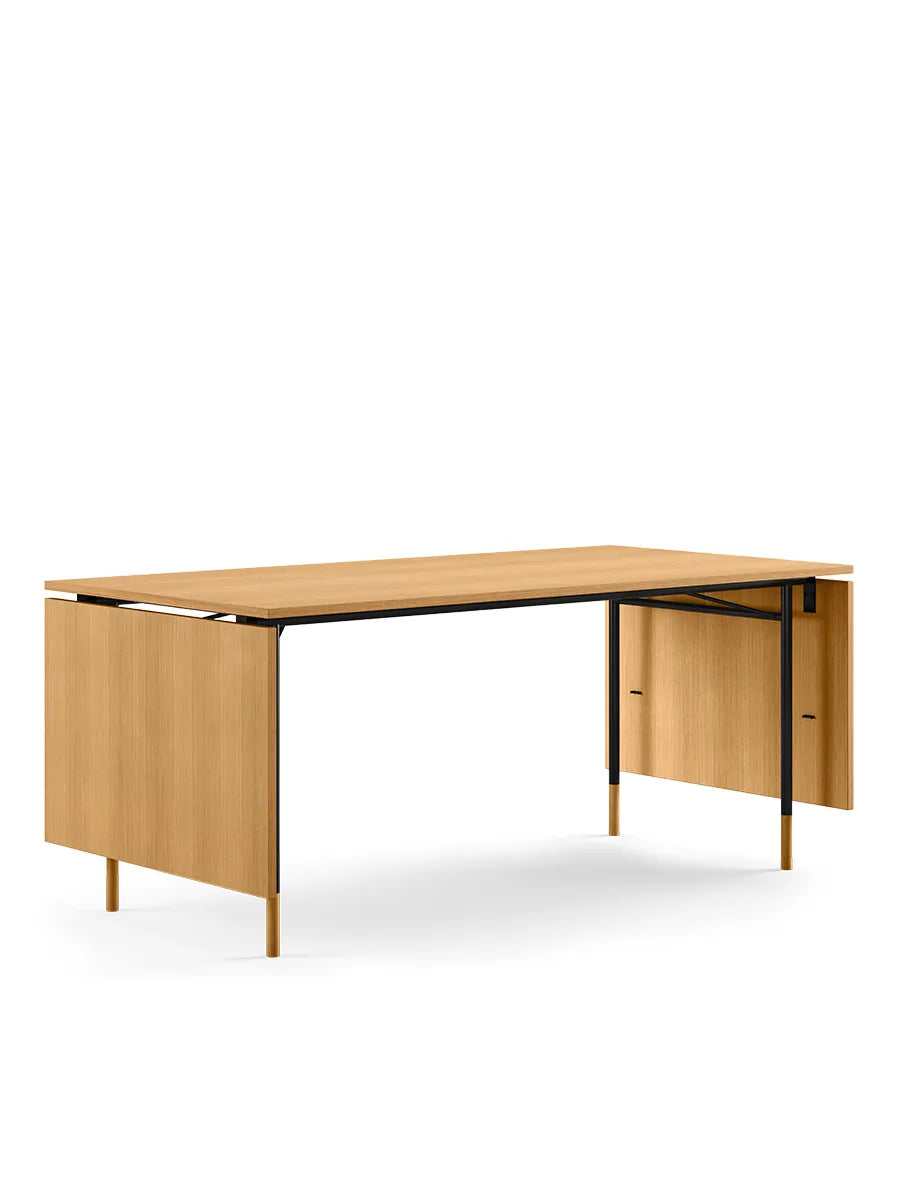 Nyhavn Spisebord, eg/sort af Finn Juhl