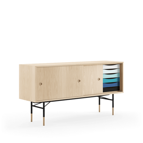 Skænk, sort stel af Finn Juhl - Eg klar olie/Eg klar olie - lys blå/hvid skydelåge - Jacobsen Plus