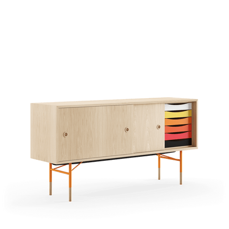 Skænk, orange stel af Finn Juhl - Eg klar olie/Eg klar olie - gul/hvid skydelåge - Jacobsen Plus