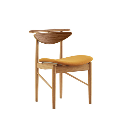 Karmstolen, eg olie/valnød af Finn Juhl - Vidar 472 - Jacobsen Plus