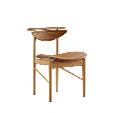 Karmstolen, eg olie/valnød af Finn Juhl - Elegance læder (valnød) - Jacobsen Plus