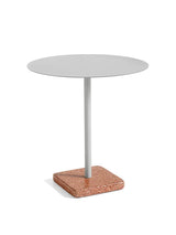 Terrazzo Table fra Hay - Ø: 70 x H: 74 cm / Sky grey - rød terrazzo - Jacobsen Plus